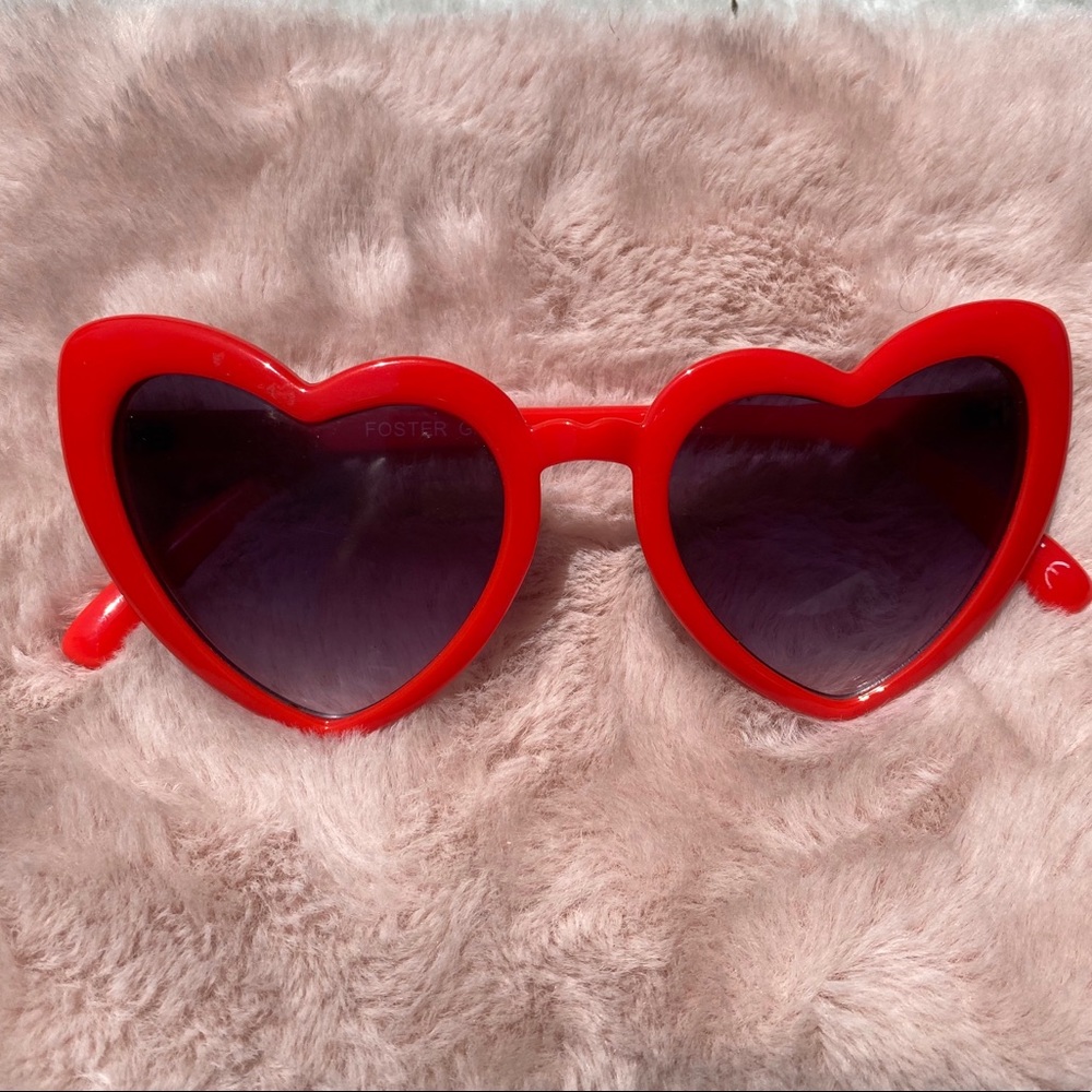 Lolita vintage style heart shaped sunglasses.